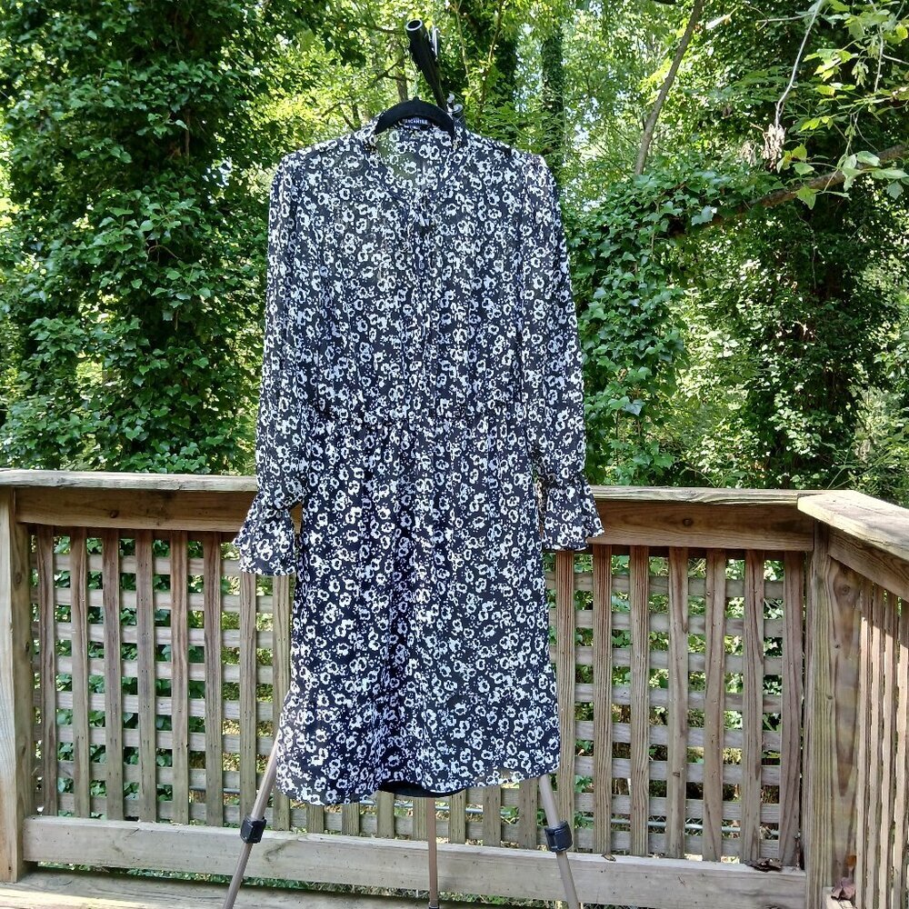 'Ditsey' Black & White Chiffon Floral Flowy &  Long Wrist Ruffles  Midi Sz M